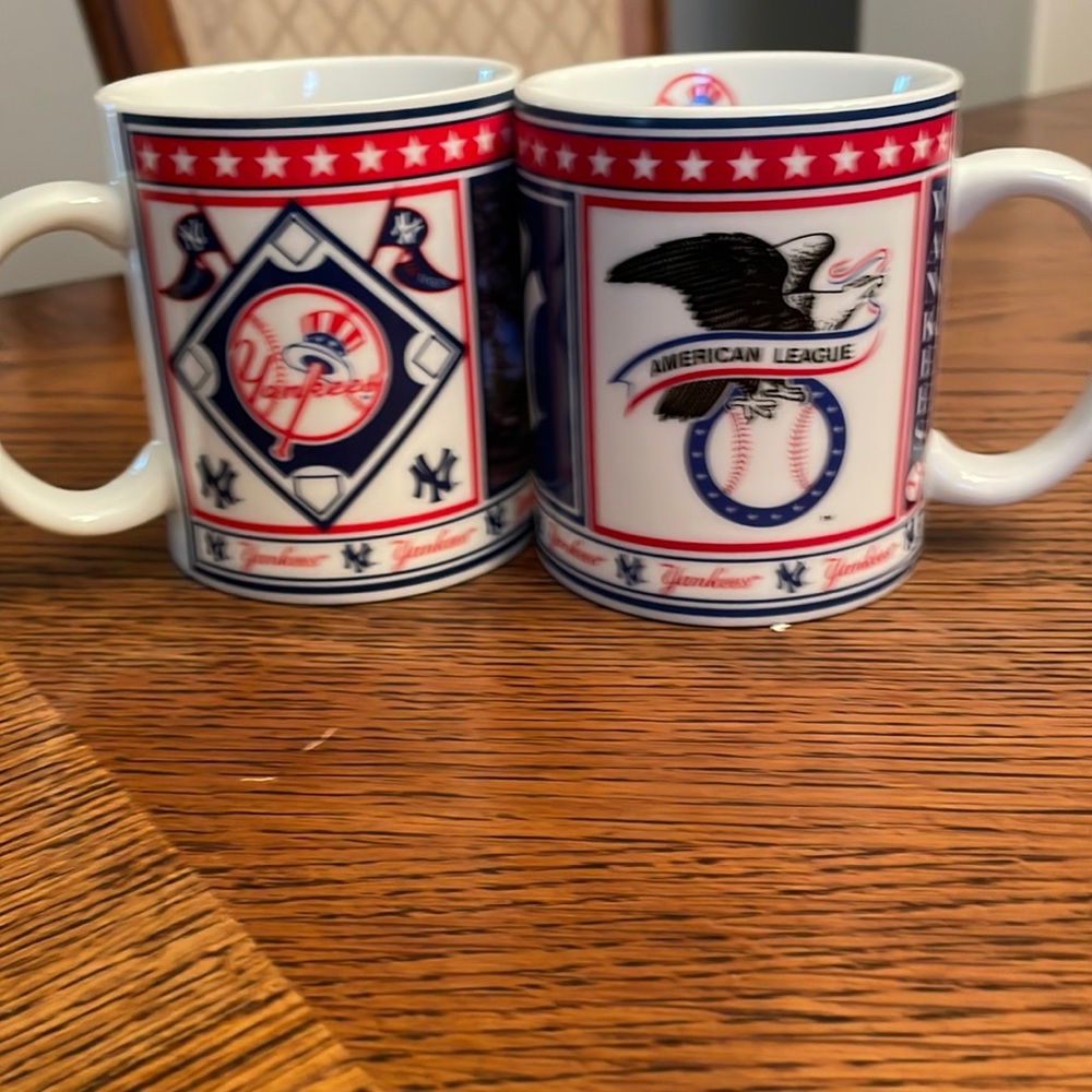 Two brand new Danbury Mint Series 2004 NY Yankees mugs in box. Sold as set.
